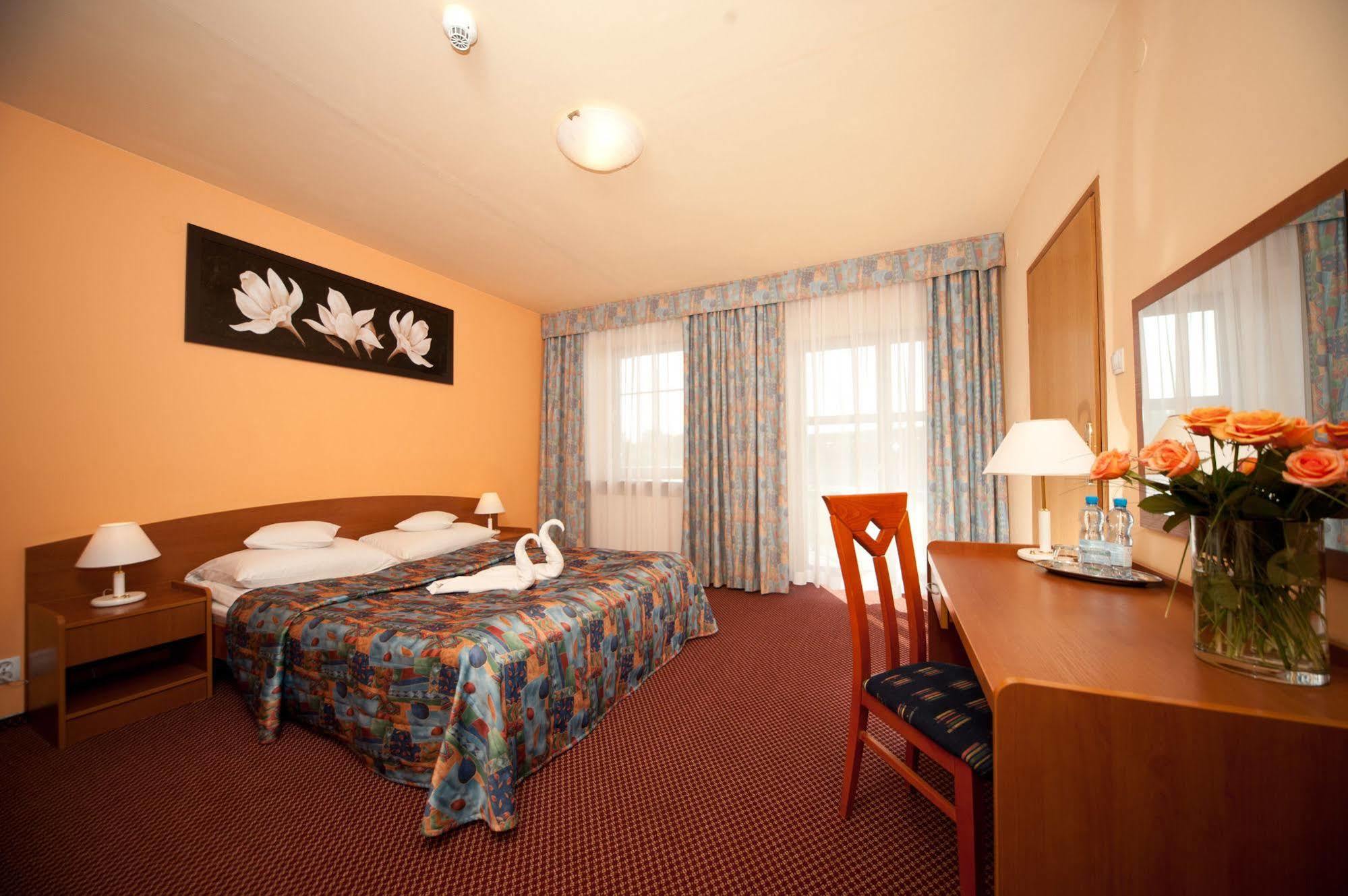 Hotel Gromada Radom Centrum Екстер'єр фото