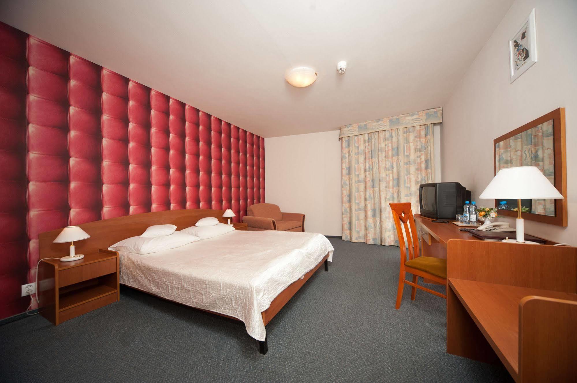 Hotel Gromada Radom Centrum Екстер'єр фото
